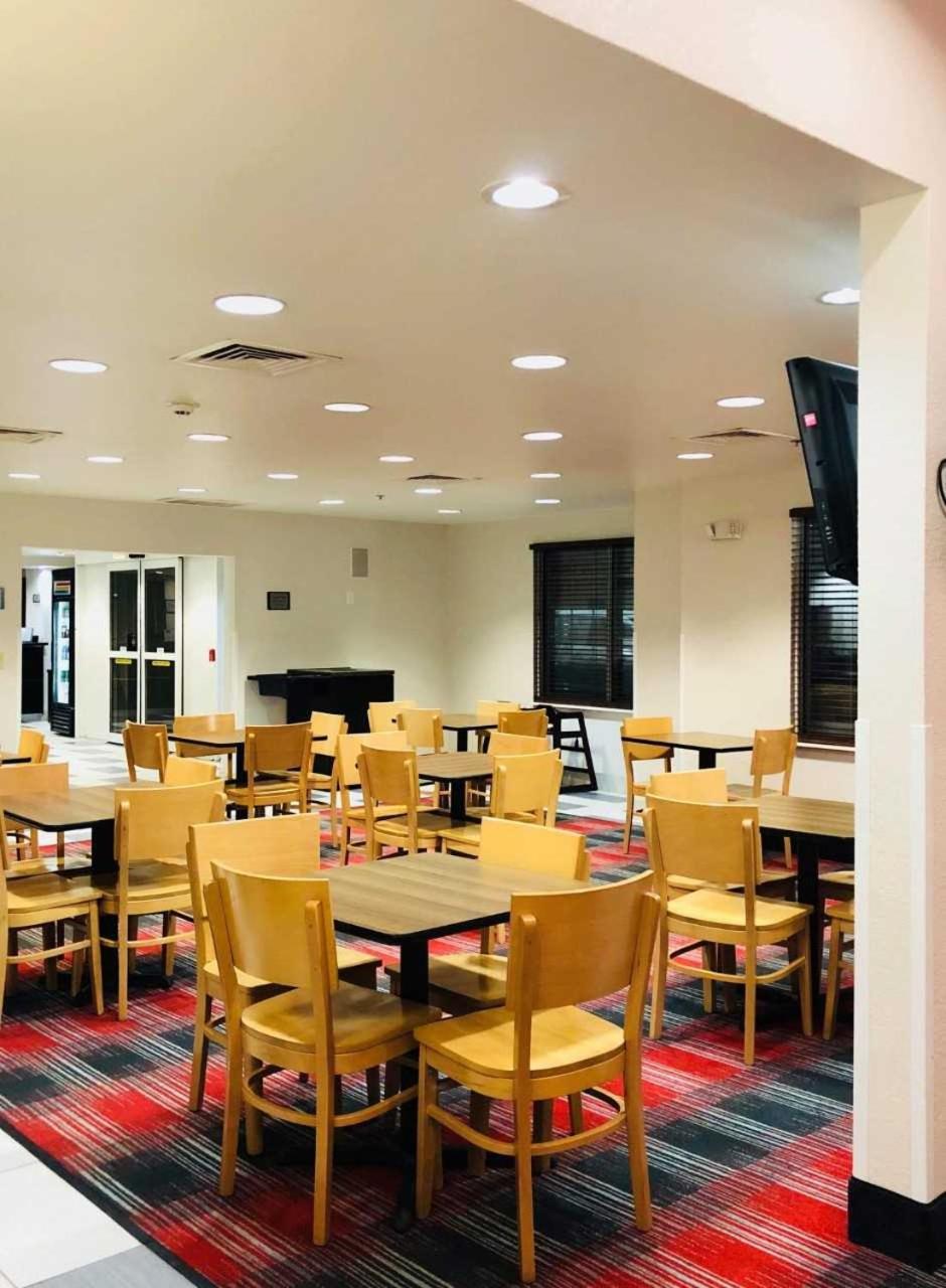 Country Inn & Suites By Radisson, Dfw Airport South, Tx Ървинг Екстериор снимка